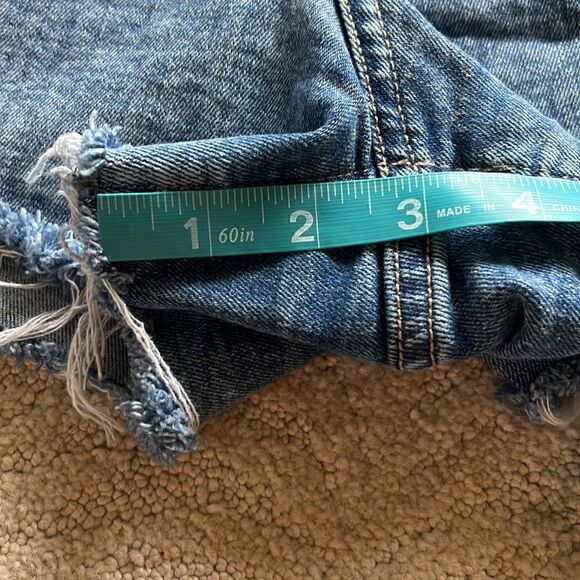 Super High Waisted Dark Wash Mom Jean Shorts Shortie size 4 - Picture 10 of 12